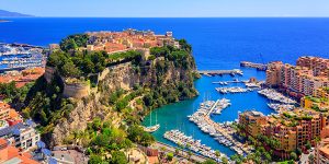 De nombreux bateaux à l'un des ports de Monaco