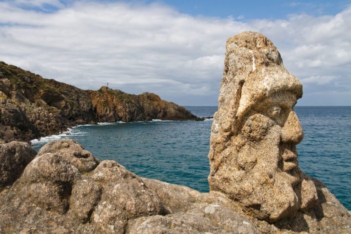 Les roches sculptés de l'abbé Fourée en bord de mer.