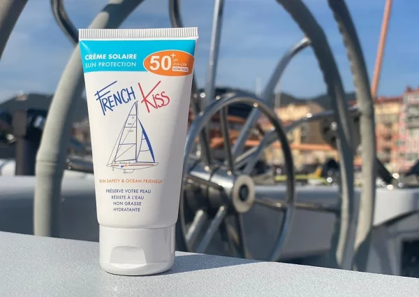 crème solaire Frenchkiss réputée pour son engagement envers la préservation des océans