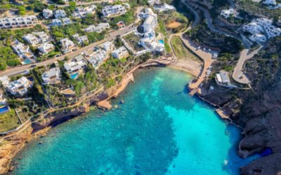 Plages et criques secrètes accessibles en bateau à Minorque