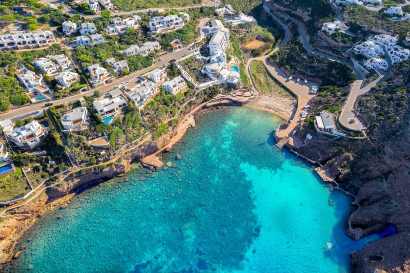Plages et criques secrètes accessibles en bateau à Minorque