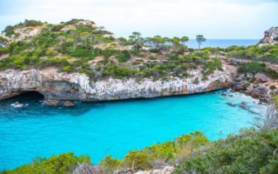 Plages et criques secrètes accessibles en bateau à Majorque