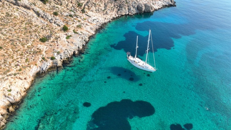 Pourquoi Mykonos est la destination idéale pour naviguer en été